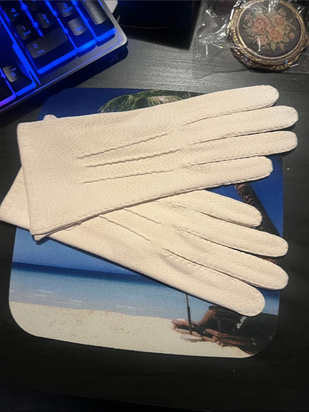 Vintage Women's Ivory Leather Gloves